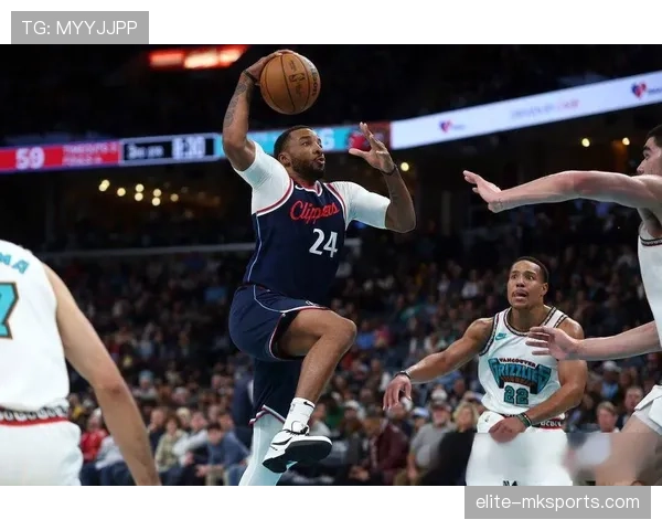 德斯蒙德·班恩三分命中率提升显著，助孟菲斯快船拉开比分差距